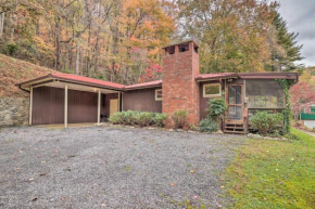 Cozy Waynesville Mountain Home with Fire Pit!